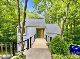 2724 Huntingtowne Farms Ln, Charlotte, NC 28210