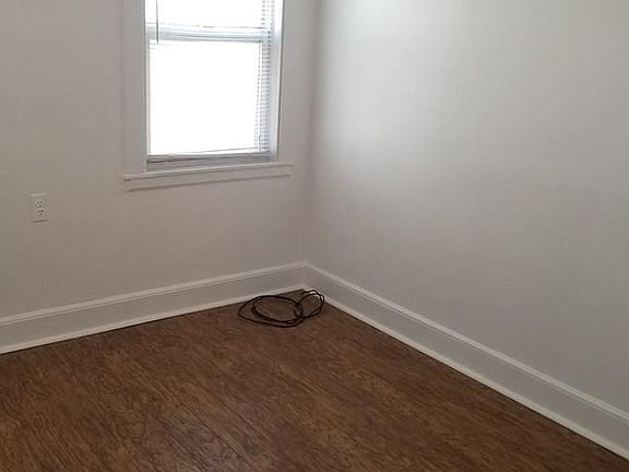 4th image of 82 Lawn Ave