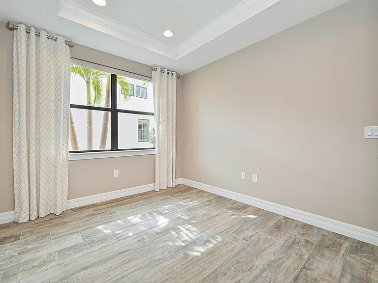 14589 Laguna Dr — Photo 24
