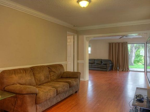 5th image of 10204 Turkey Oak Dr