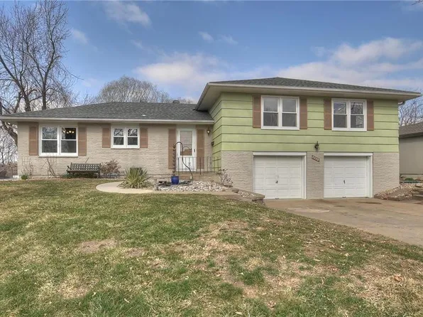 3220 N Chippewa Dr, Kansas City, MO 64116