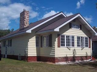 914 W Hughitt St, Iron Mountain, MI 49801