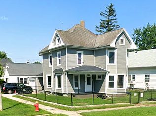 309 Blackhawk St, Reinbeck, IA 50669