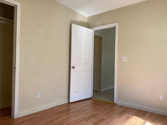 5th image of 208 N I St