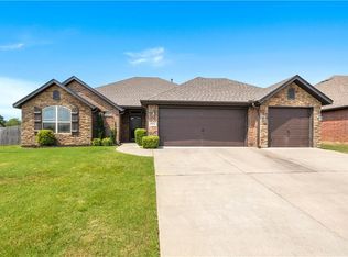 4522 W Wyoming Dr, Fayetteville, AR 72704