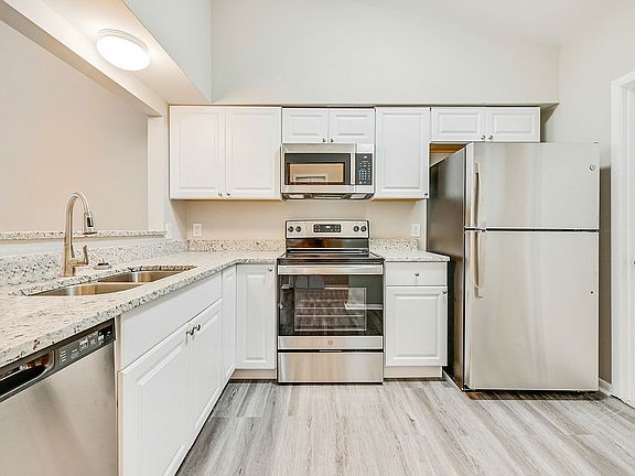 3rd image of 702 Kings Cove Ct