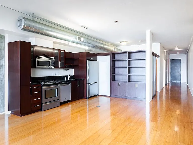 1111 S Grand Ave #817 — Photo 2