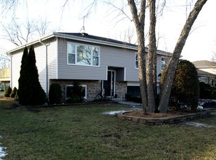 150 N Prairie Ave, Bloomingdale, IL 60108