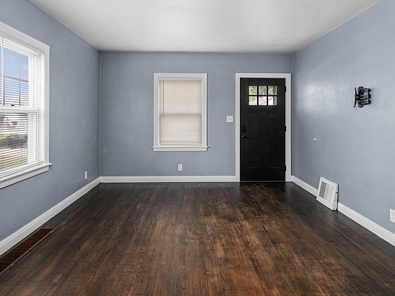 3rd image of 433 51st St