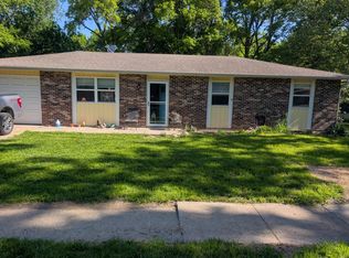 1500 Pinewood Dr, Lawrence, KS 66044