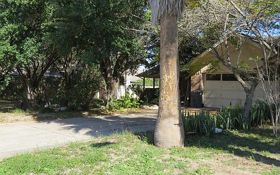 3rd image of 2818 Maria Luiza Dr