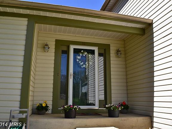 4th image of 10 Mundy Ln