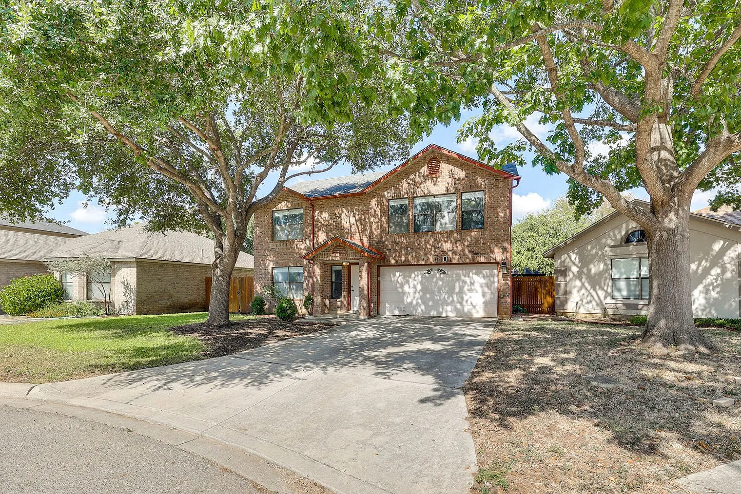 3 bed, 2.0 bath, 2195 sqft, $4,432 — Photo 4
