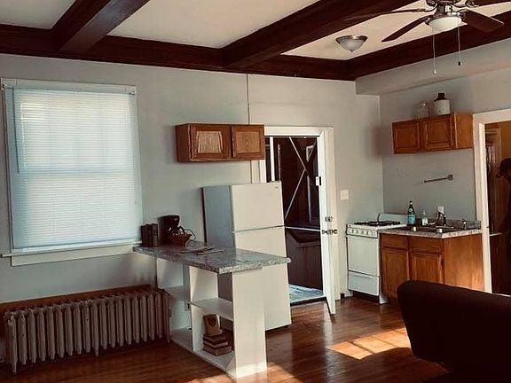 5th image of 424 S 35th St APT 10