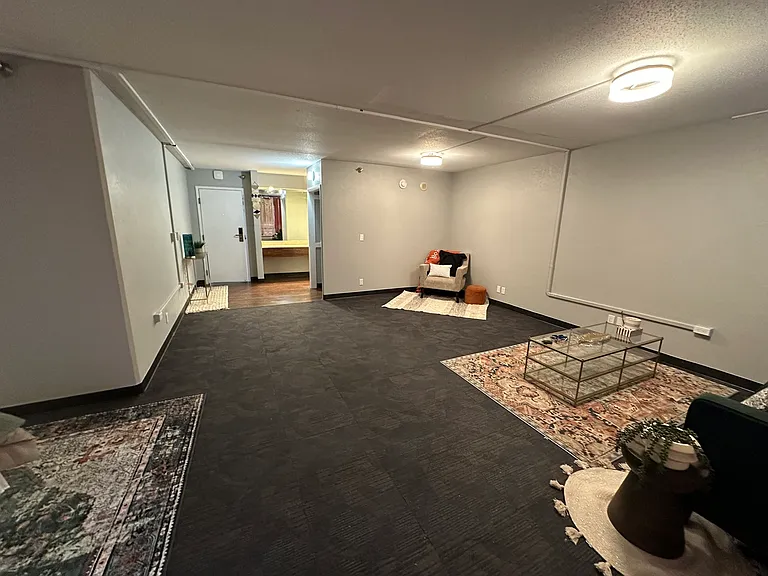 Central Plaza Living — Photo 11