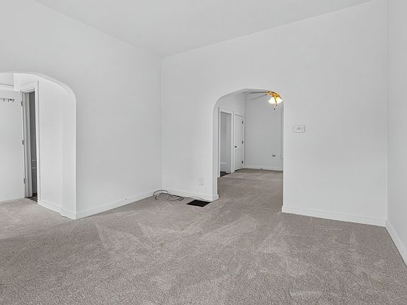 3rd image of 1205 W Taylor St