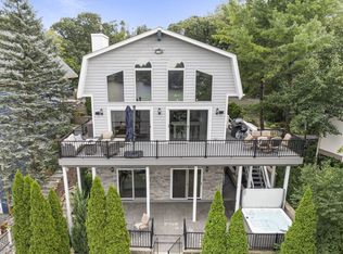 5401 E Lake Shore Dr, Wonder Lake, IL 60097
