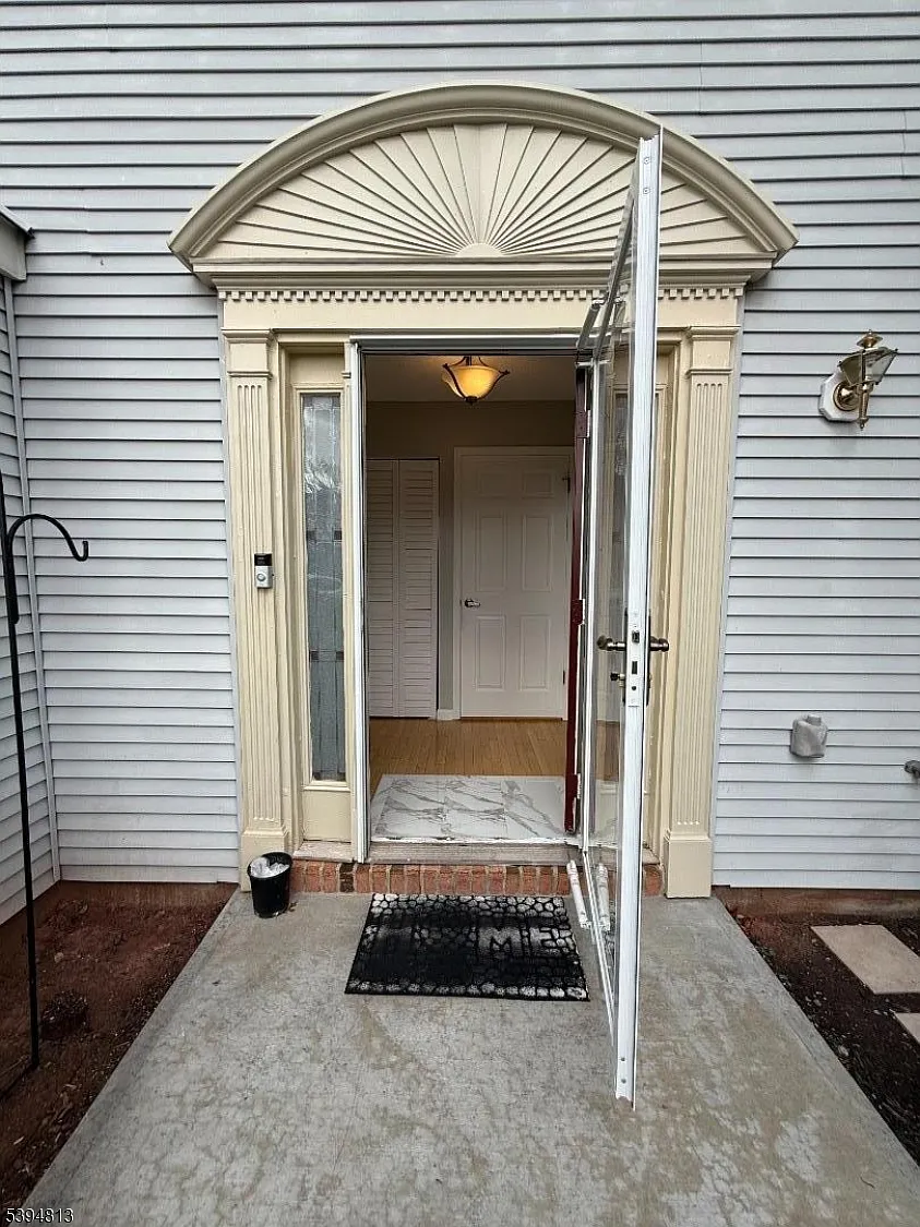 3 bed, 2.5 bath, $3,500 — Photo 3