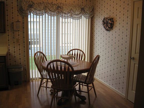 breakfast nook with sliders to patio