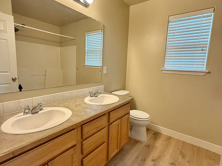 1779 N Veridian Ave — Photo 13