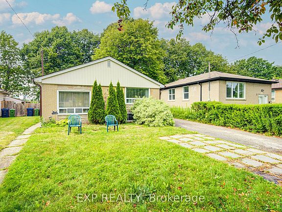 3rd image of 176 Sedgemount Dr