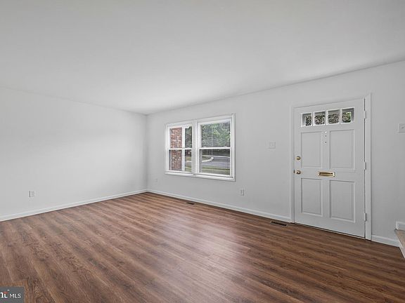5th image of 13004 Midsummer Ln