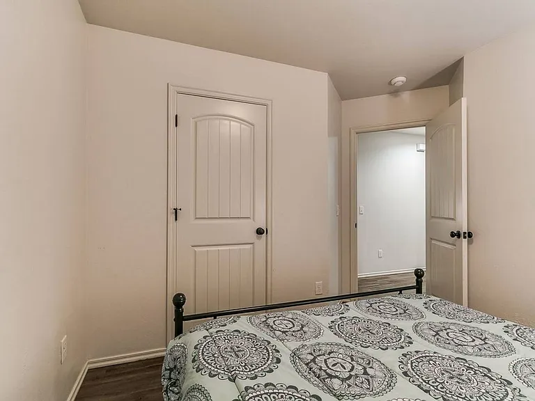 436 Chalk Hill Ct — Photo 25