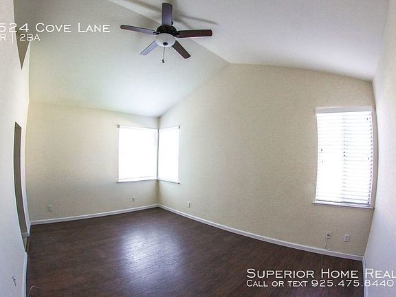 3rd image of 4524 Cove Ln