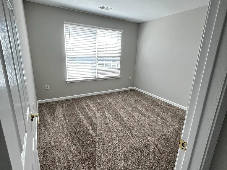 21379 Fultonham Cir — Photo 31