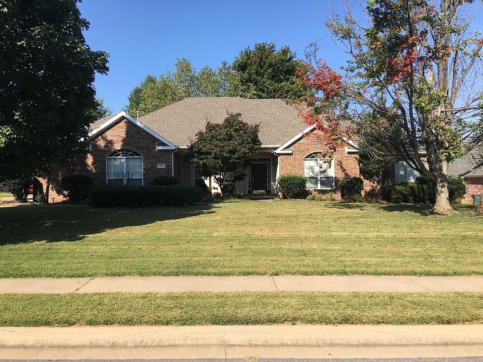 1st image of 1815 N Buckley Dr