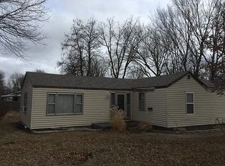 1836 W Scott St, Springfield, MO 65802