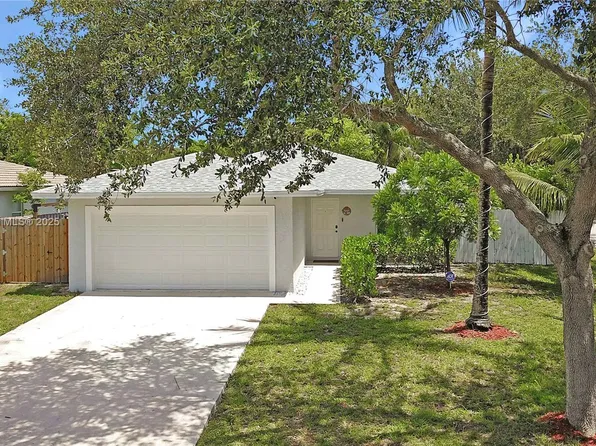 1901 NW 4th St, Pompano Beach, FL 33069