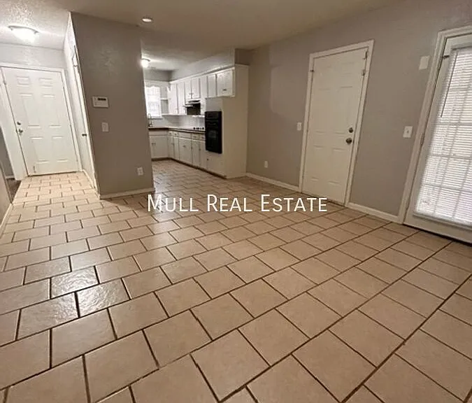 445 NW 86th St — Photo 7