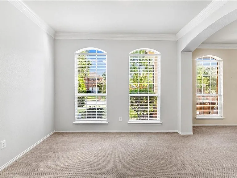1121 London Dr — Photo 14
