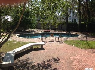 81 Concourse W, Brightwaters, NY 11718