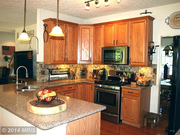 3rd image of 4811 Carriage Way Ln