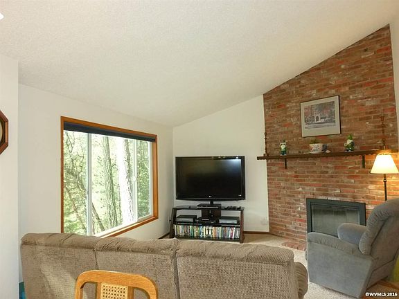 5th image of 5982 NW Rosewood Dr