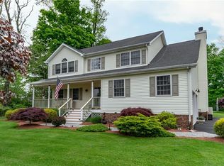 7 Lisa Ln, New Windsor, NY 12553