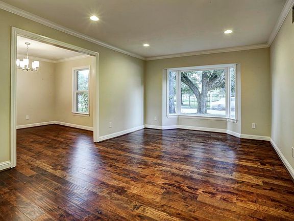 3rd image of 5007 Dumfries Dr