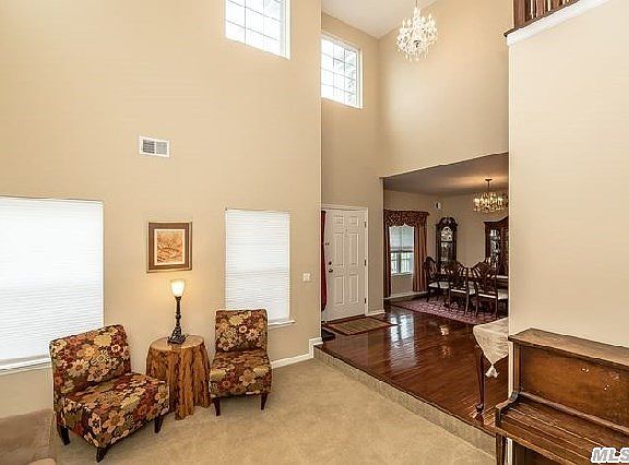 4th image of 55 Windflower Ln