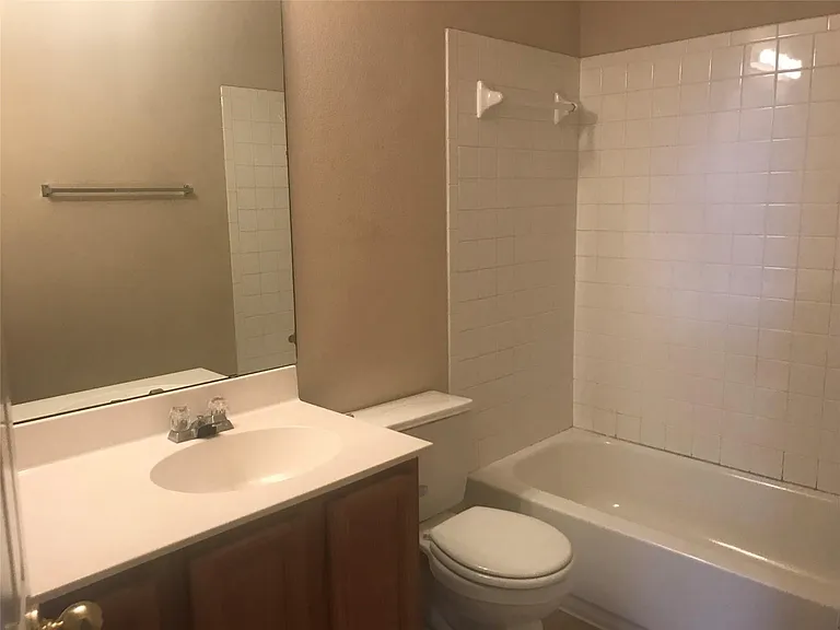 11321 Fletcher Hall Ln — Photo 17