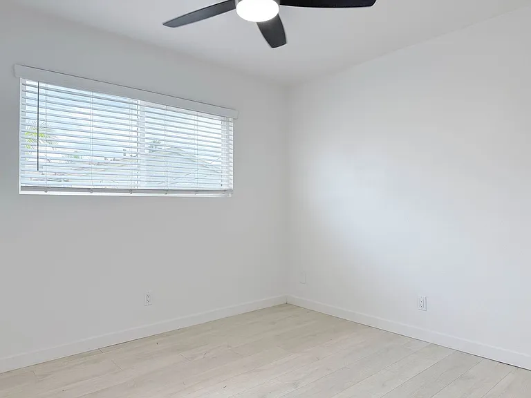 4639 Bancroft St — Photo 19