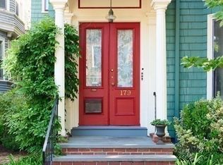 179 Chestnut St #2, Cambridge, MA 02139