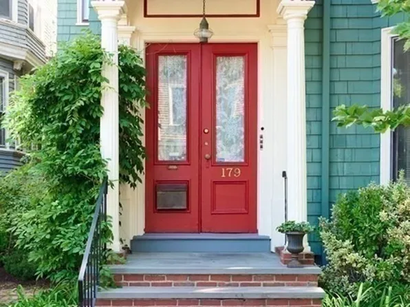 179 Chestnut St #2, Cambridge, MA 02139