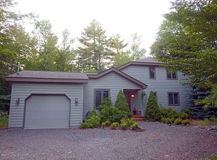1177 Redwood Ter, Pocono Pines, PA