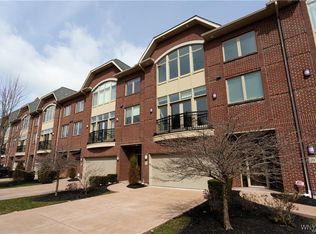 35 Ojibwa Cir, Buffalo, NY 14202