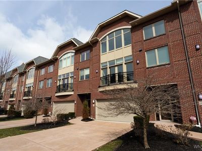 35 Ojibwa Cir, Buffalo, NY, 14202