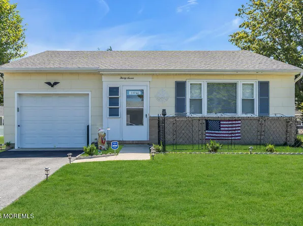 37 Carlisle Road, Toms River, NJ 08757