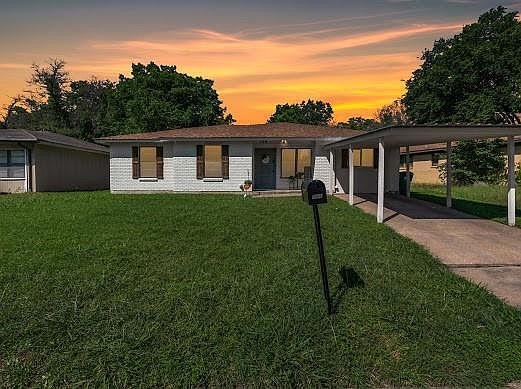 1st image of 706 Horseshoe Dr
