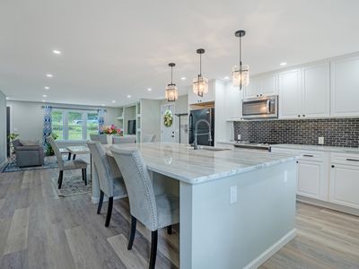 31 Henry Avenue, Newington, CT, 06111